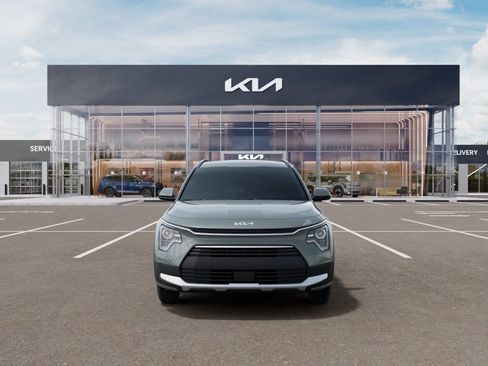 New 2026 Kia Niro EX FWD image 2