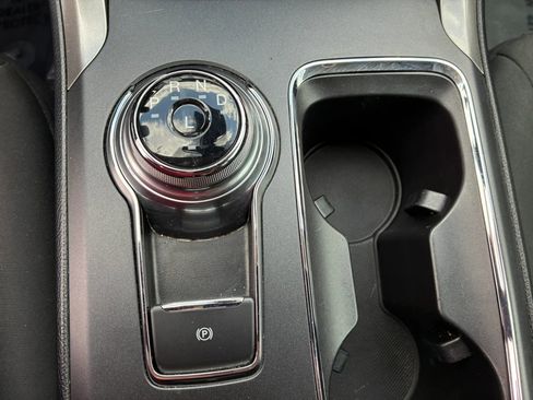 Used 2020 Ford Fusion SE FWD image 16