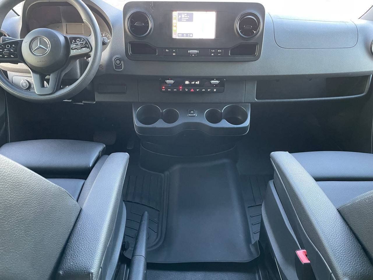 Used 2020 Mercedes-Benz Sprinter 2500 image 22