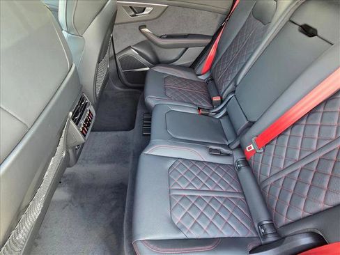 New 2026 Audi SQ8 Prestige image 15