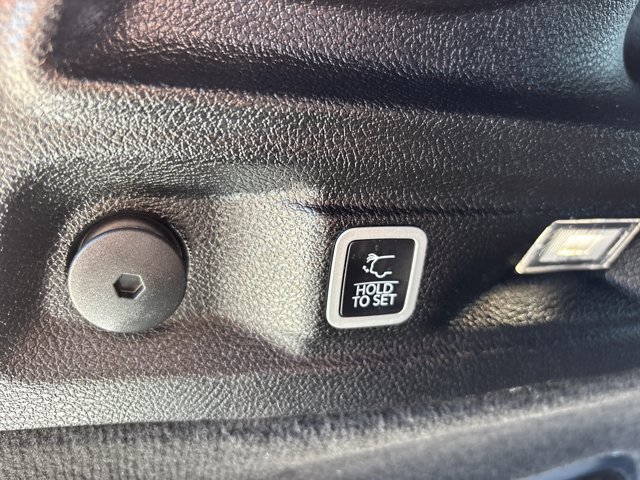 Used 2023 Jeep Grand Cherokee L Summit AWD/4WD image 7