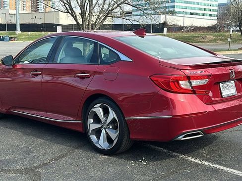 Used 2020 Honda Accord Touring image 4