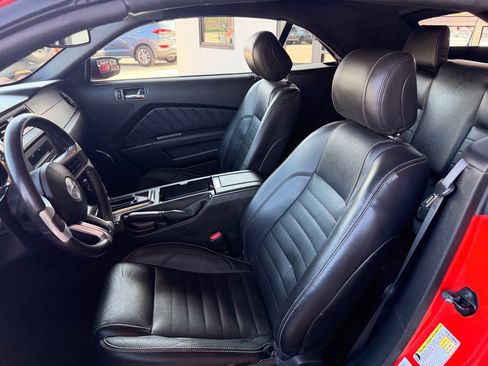 Used 2013 Ford Mustang Premium image 10