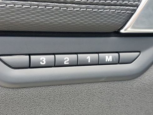 Certified 2025 Land Rover Discovery Sport Dynamic SE image 24