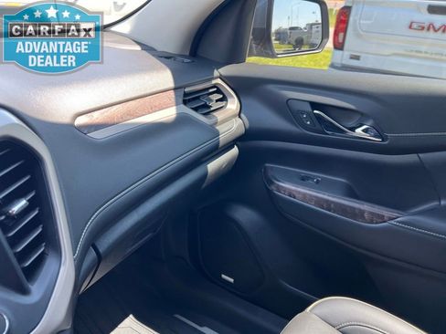 Used 2021 GMC Acadia Denali w/ Denali Technology Package FWD image 16