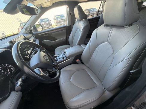 Used 2021 Toyota Highlander Limited AWD/4WD image 20