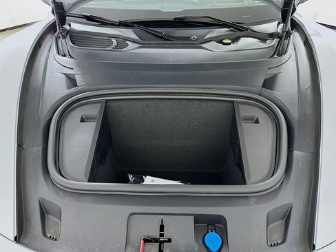 New 2025 Porsche Taycan image 32