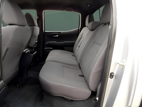 Used 2018 Toyota Tacoma TRD Off-Road image 34