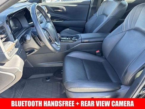 Certified 2025 Toyota Crown Signia image 3