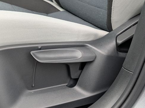 Certified 2025 Volkswagen Taos S AWD/4WD image 20