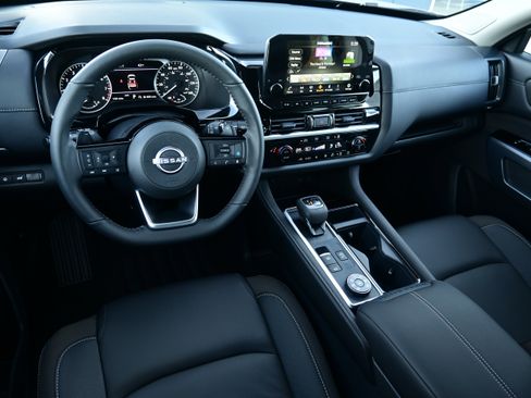 New 2025 Nissan Pathfinder SL image 25