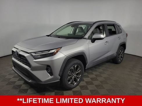Used 2022 Toyota RAV4 XLE Premium AWD/4WD image 3