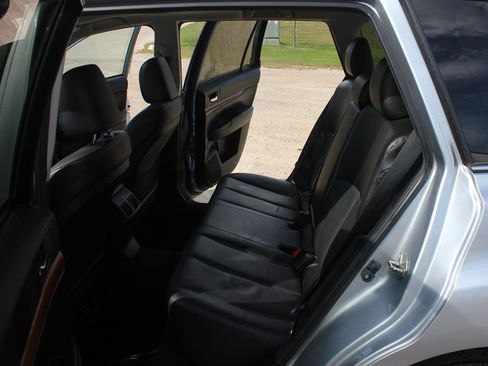 Used 2013 Subaru Outback 2.5i Limited AWD/4WD image 38