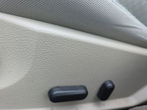 Used 2012 Ford Fusion SE FWD image 12