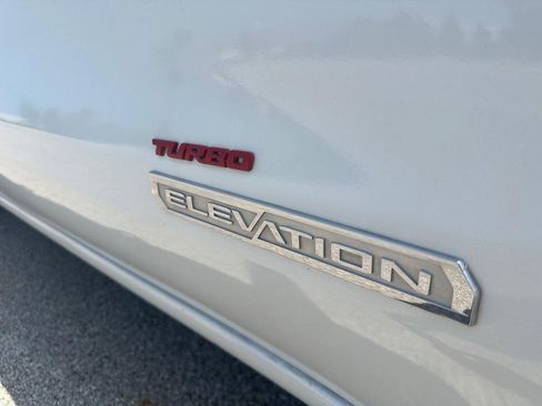 Used 2022 GMC Sierra 1500 Elevation RWD image 17