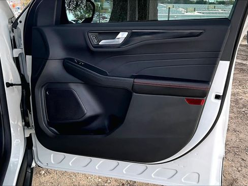 Certified 2024 Ford Escape ST-Line w/ Tech Pack #1 image 23