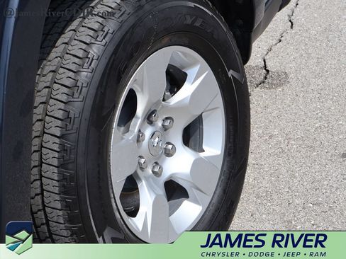 Used 2025 RAM 1500 Big Horn AWD/4WD image 39