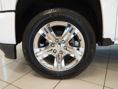 Used 2019 Chevrolet Silverado 1500 Custom w/ Custom Convenience Package image 14