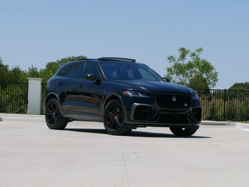 Used 2021 Jaguar F-PACE SVR AWD/4WD image 2