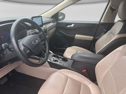 Used 2020 Ford Escape Titanium w/ Titanium Premium Package 2.0 FWD image 8