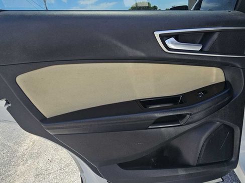 Used 2015 Ford Edge SEL FWD image 16