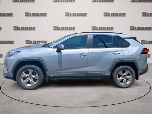 Used 2022 Toyota RAV4 XLE AWD/4WD image 2