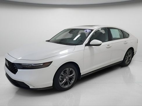 Used 2024 Honda Accord EX image 3