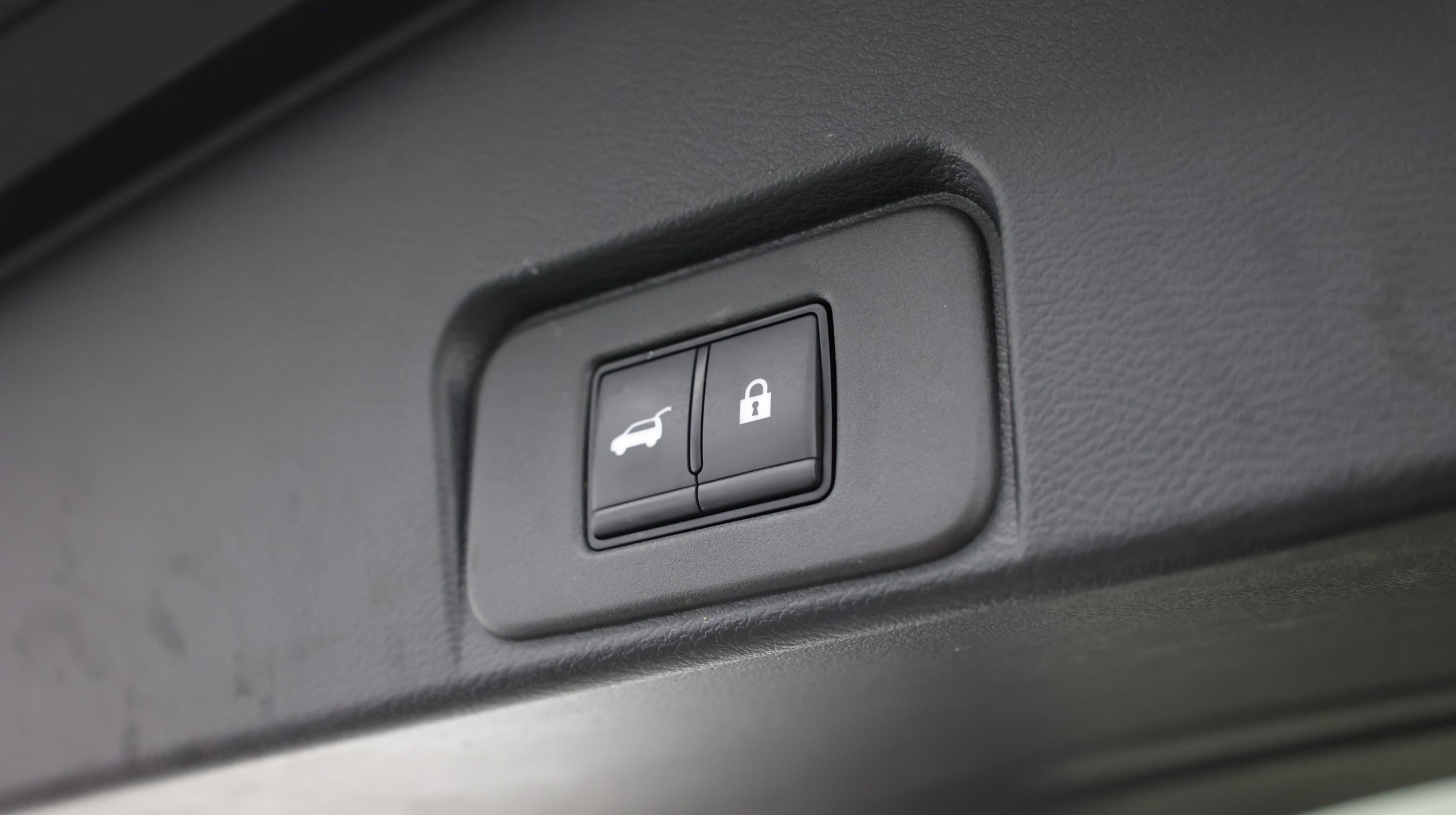 Used 2025 Nissan Rogue SV AWD/4WD image 41