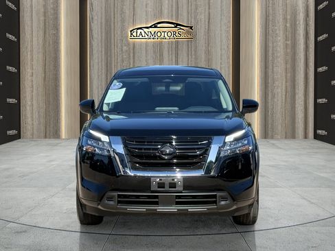 Used 2025 Nissan Pathfinder S FWD image 4