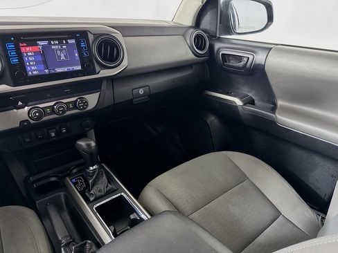 Used 2019 Toyota Tacoma SR5 RWD image 23
