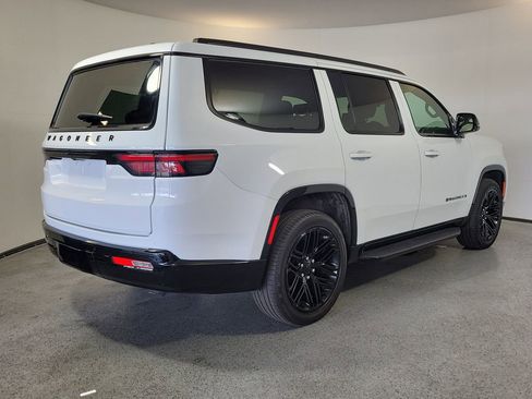 Used 2024 Jeep Wagoneer Series II RWD image 6