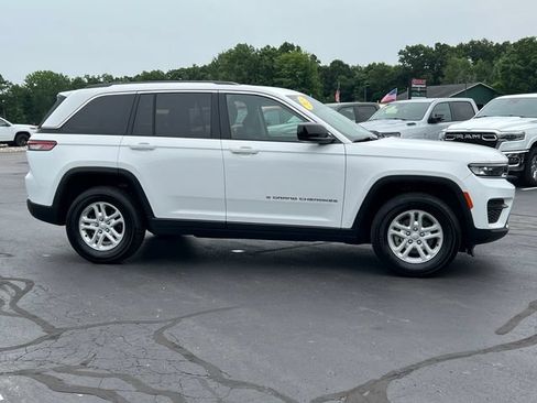 Used 2023 Jeep Grand Cherokee Laredo w/ Luxury Tech Group I AWD/4WD image 46