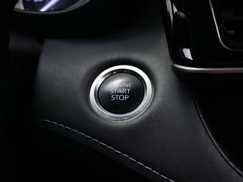 Used 2024 Toyota Highlander XLE AWD/4WD image 23