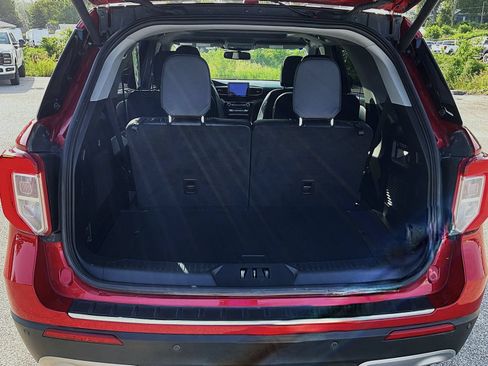 Used 2023 Ford Explorer Limited w/ Equipment Group 301A AWD/4WD image 9