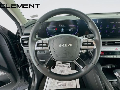 Used 2025 Kia Telluride LX FWD image 14