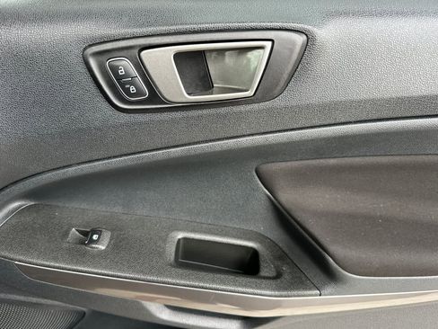 Used 2021 Ford EcoSport SE w/ SE Convenience Package image 18