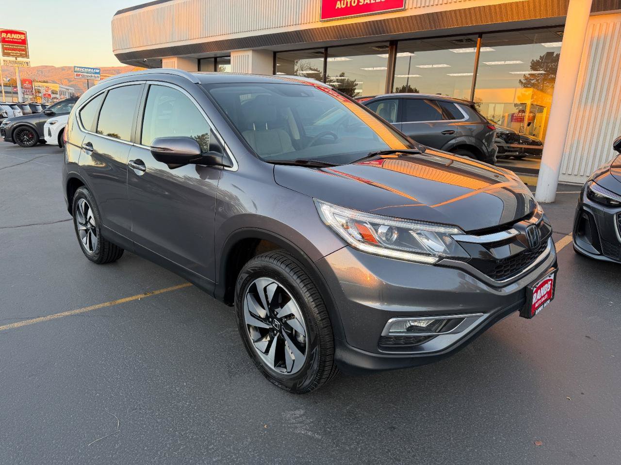 Used 2016 Honda CR-V Touring image 2