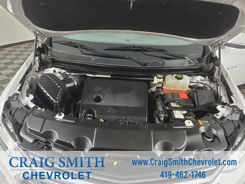 Used 2021 Chevrolet Traverse LT FWD image 9