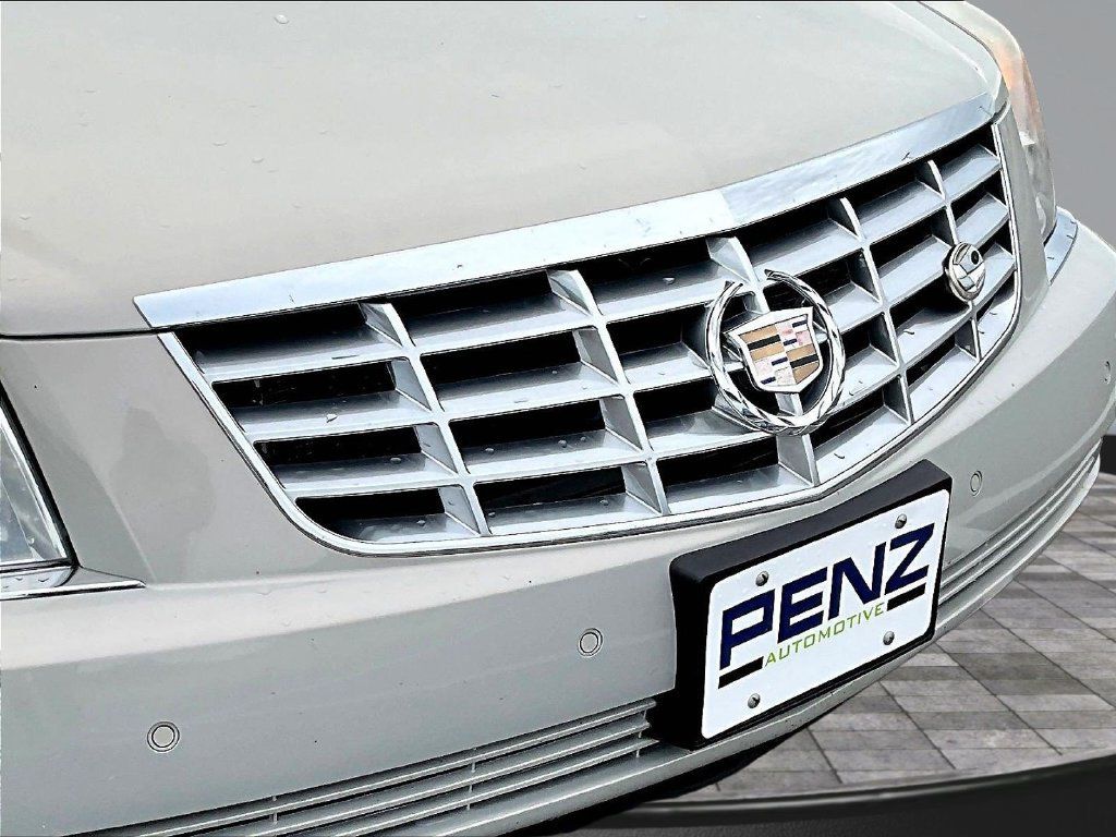 Used 2008 Cadillac DTS FWD image 35