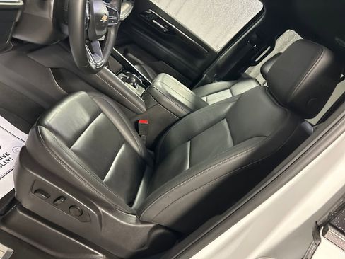 Used 2025 Chevrolet Tahoe LT AWD/4WD image 12