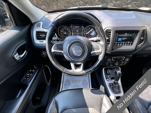 Used 2019 Jeep Compass Latitude w/ Popular Equipment Group AWD/4WD image 5