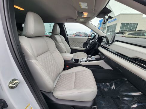 Used 2023 Mitsubishi Outlander SEL FWD image 12