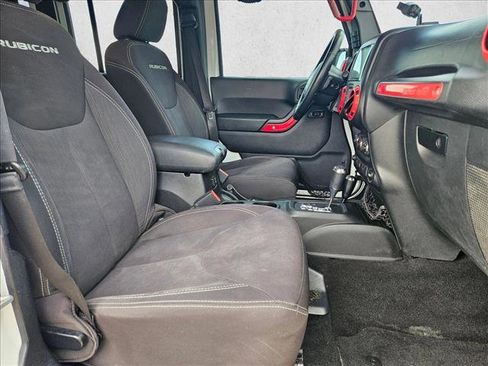 Used 2014 Jeep Wrangler Unlimited Rubicon w/ Connectivity Group image 20