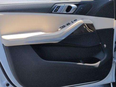 Used 2022 BMW X5 xDrive40i image 14