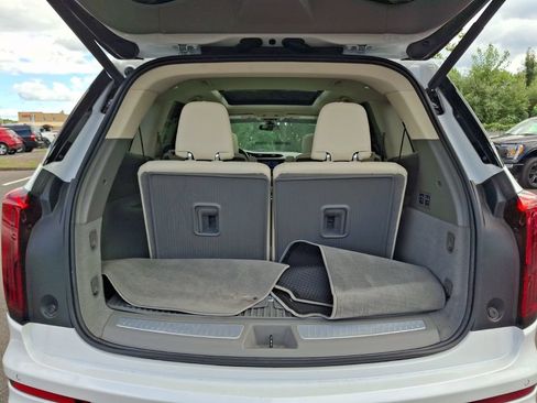 Used 2024 Cadillac XT6 Premium Luxury w/ LPO, Floor Liner Package AWD/4WD image 31