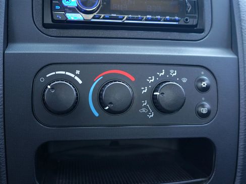 Used 2005 Dodge Ram 1500 Truck SLT image 21