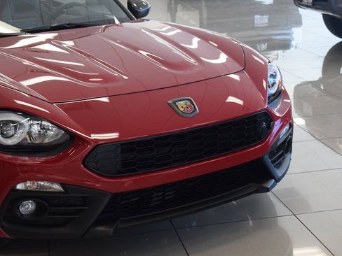 Used 2020 FIAT 124 Spider Abarth w/ Convenience Group RWD image 10