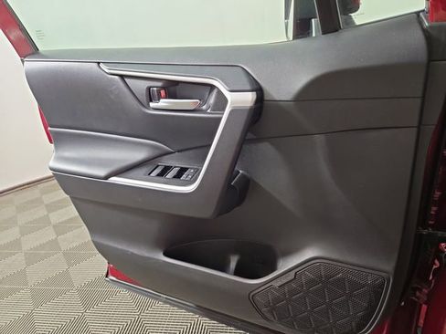 Used 2025 Toyota RAV4 XLE image 29