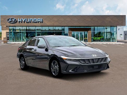 New 2026 Hyundai Elantra SEL Sport Premium FWD image 11