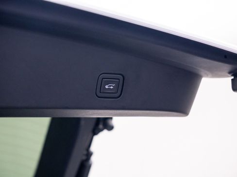 Certified 2024 Cadillac Lyriq Tech RWD image 34